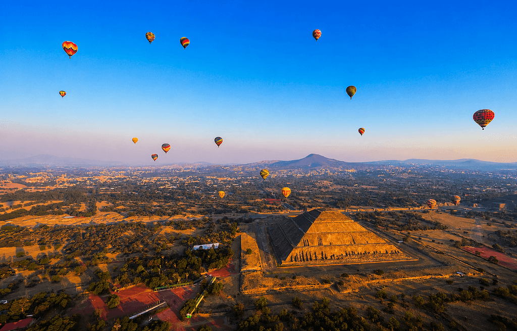 Vuelo en globo sobre Teotihuacán con visita guiada opcional a las Pirámides y Basílica de Guadalupe