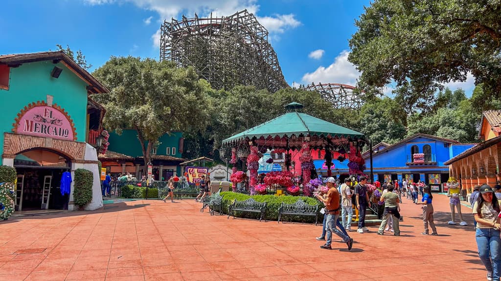 Entrada a Six Flags México
