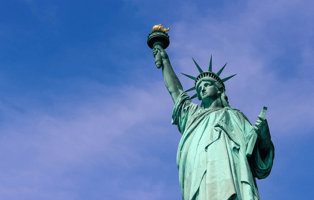 Visita guiada Bilingüe a la Estatua de la Libertad y Ellis Island