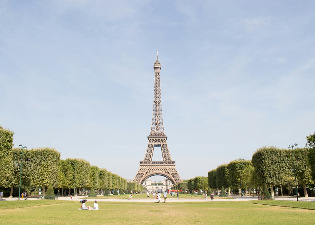 Eiffel Tower and Palace of Versailles Private Tour
