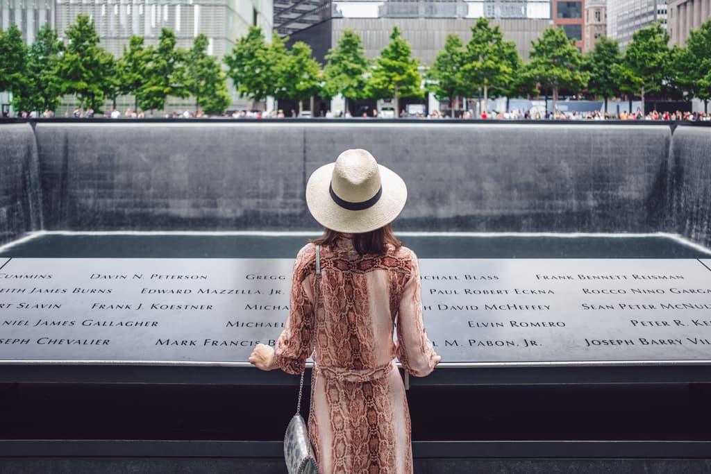 Ground Zero: Recordando el 11 de Septiembre y Celebrando el Renacimiento de Nueva York