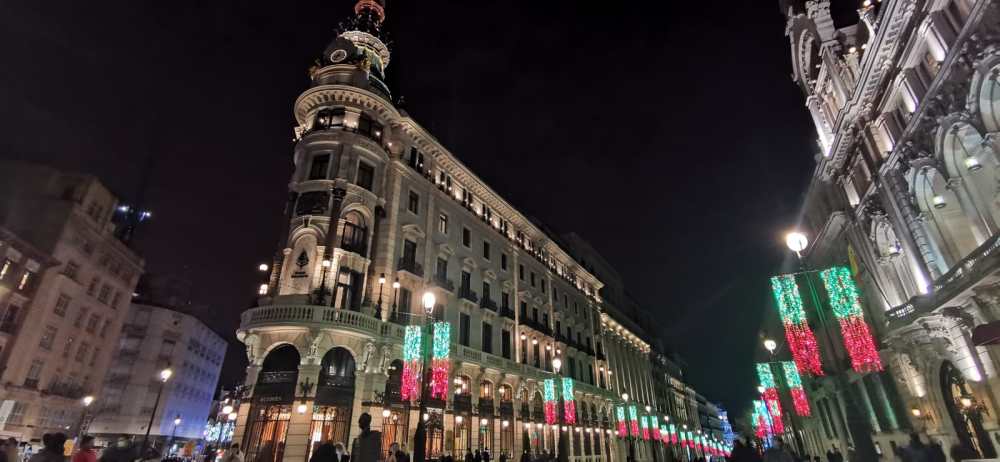 Calle Alcalá con la Puerta del Sol al fondo