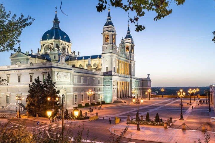 a tall building in a city