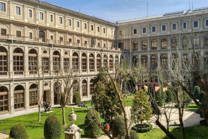 a statue in front of a building