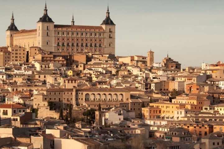 a large building in a city
