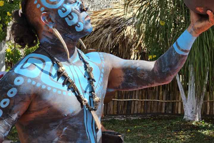 a statue of a person